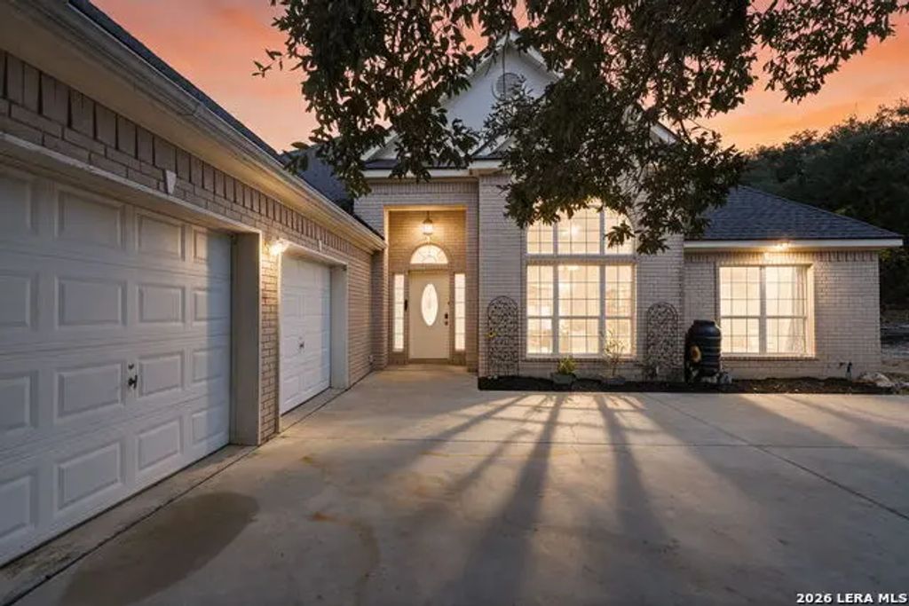 2502 Park Road 37, Helotes