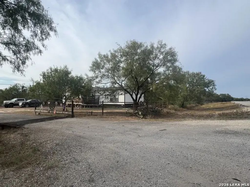 4295 N Hwy 16, Tilden