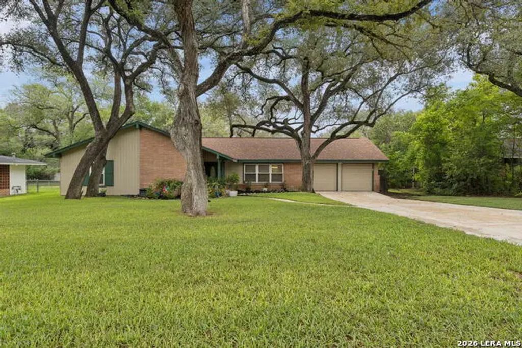2818 Hitching Post St, San Antonio
