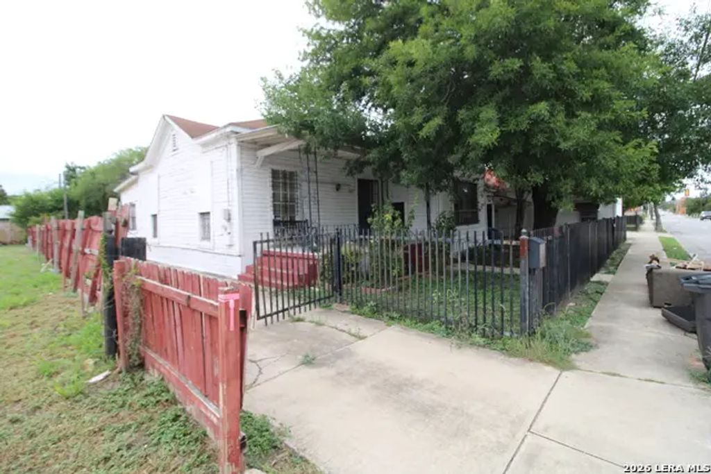 1108 Buena Vista St, San Antonio