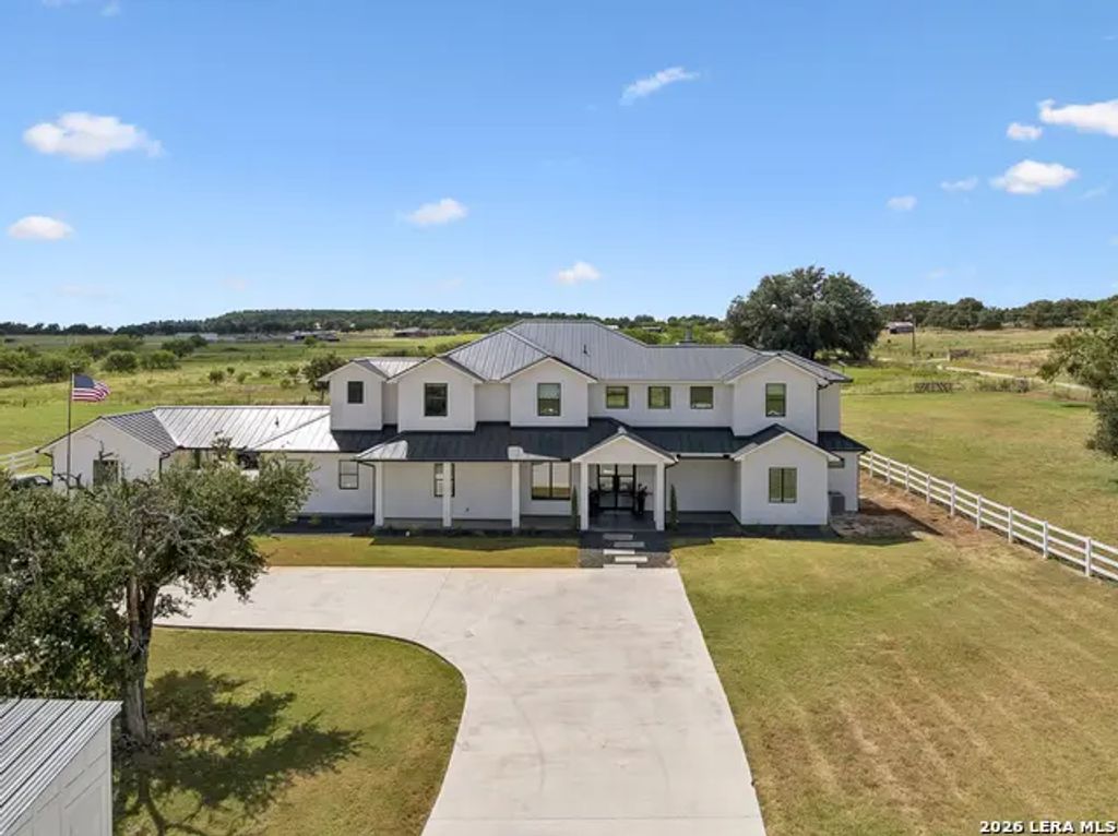424 Tokim Dr, Marble Falls