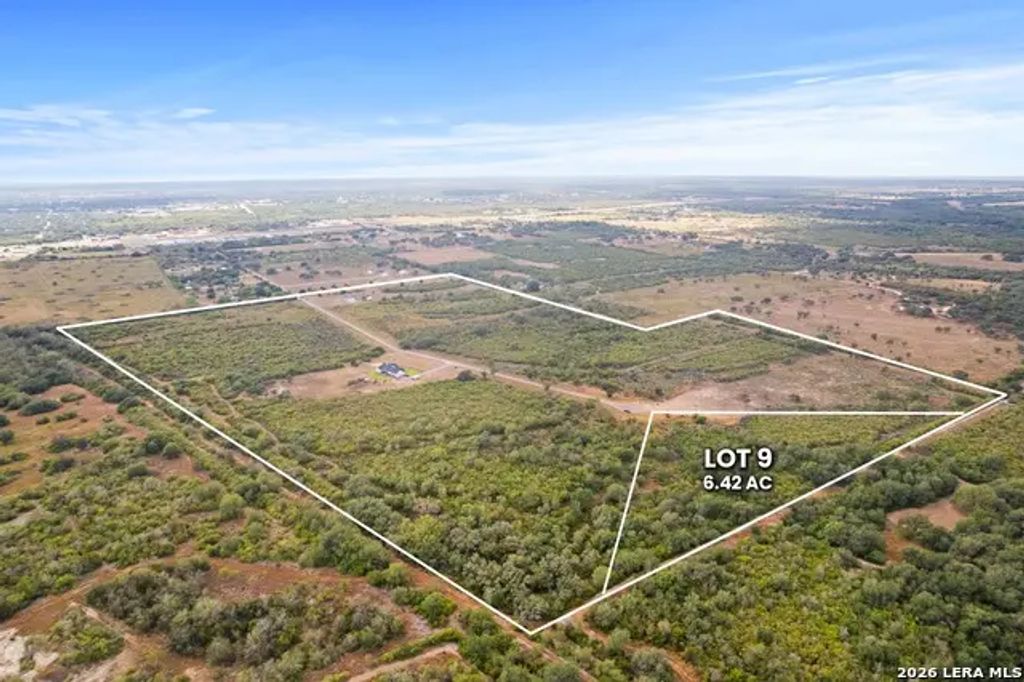 Paisano Trail Lot 9, Beeville