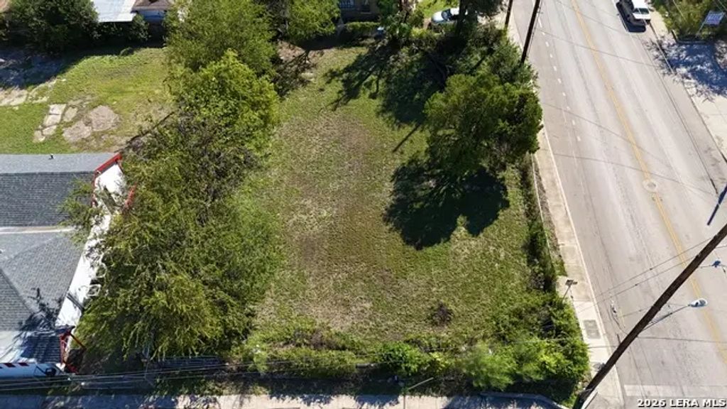 1753 W Poplar, San Antonio