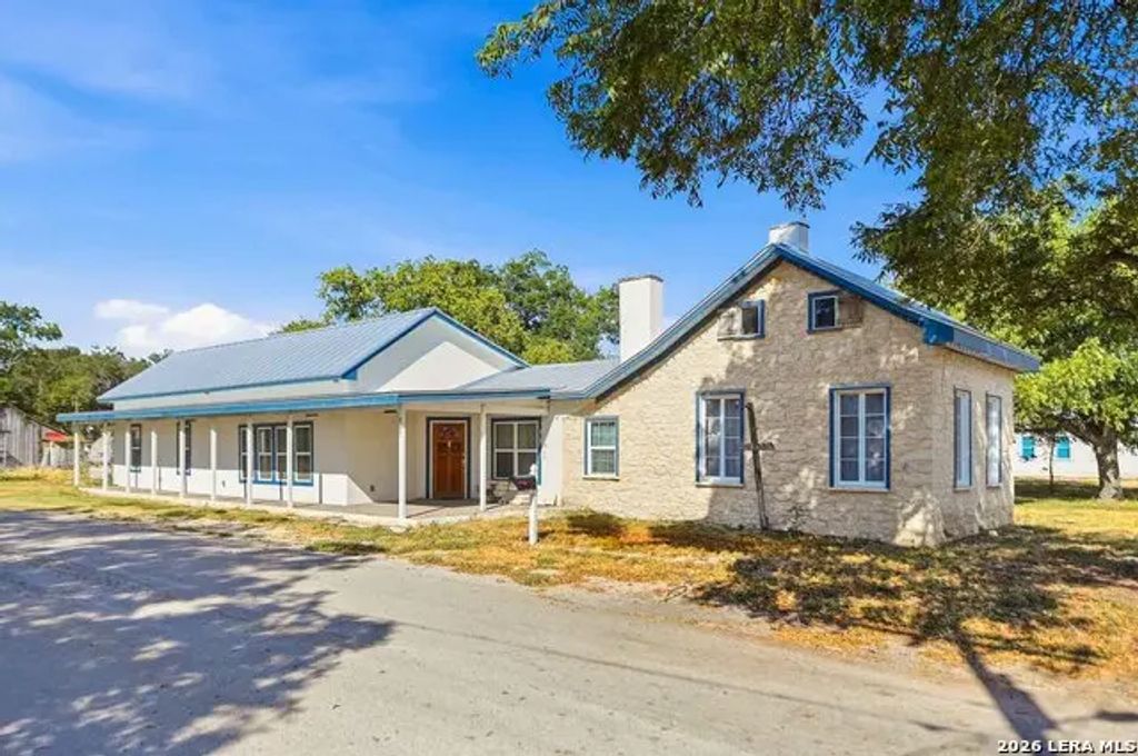 501 London St, Castroville