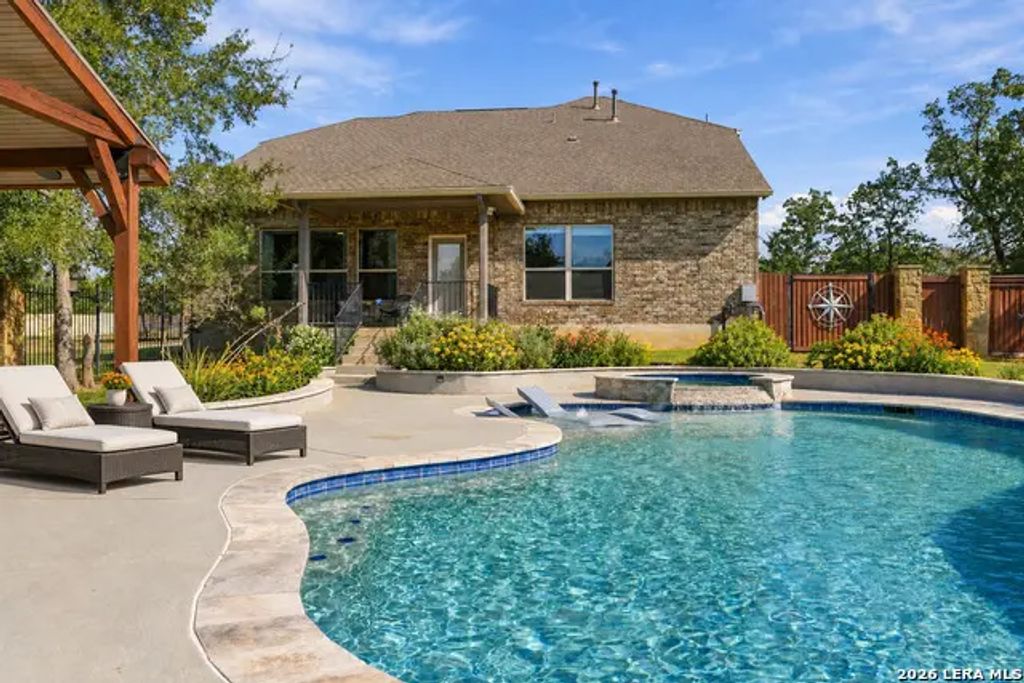 245 Chisholm Trl, Bastrop