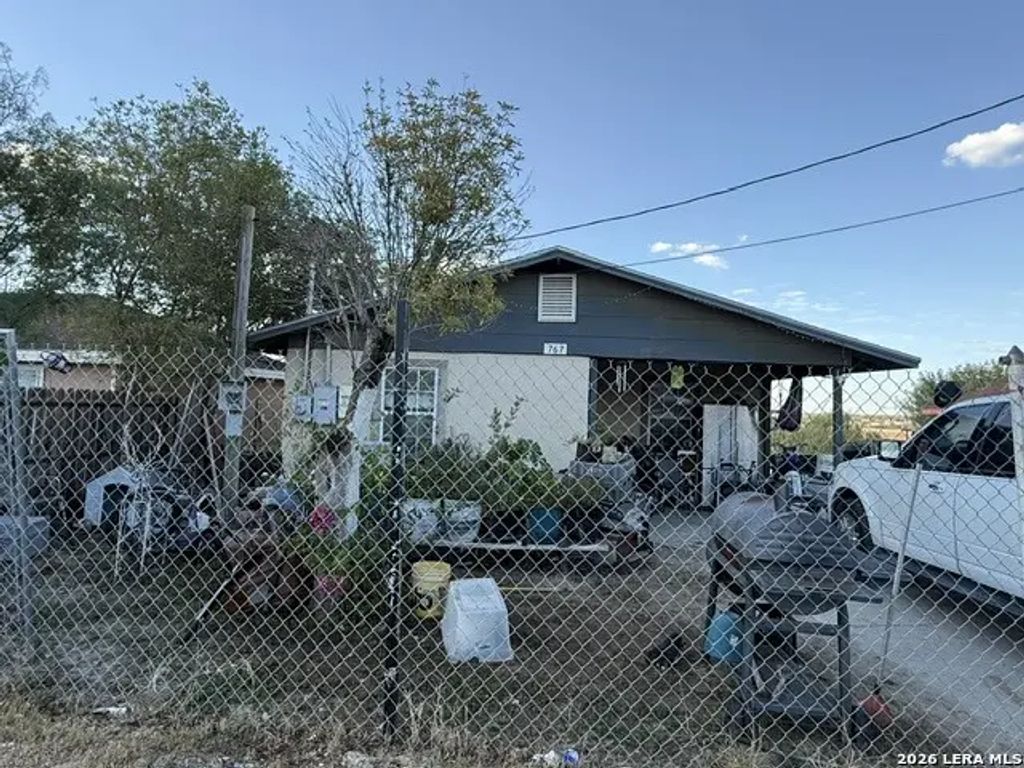 767 Wildwood Drive, Eagle Pass