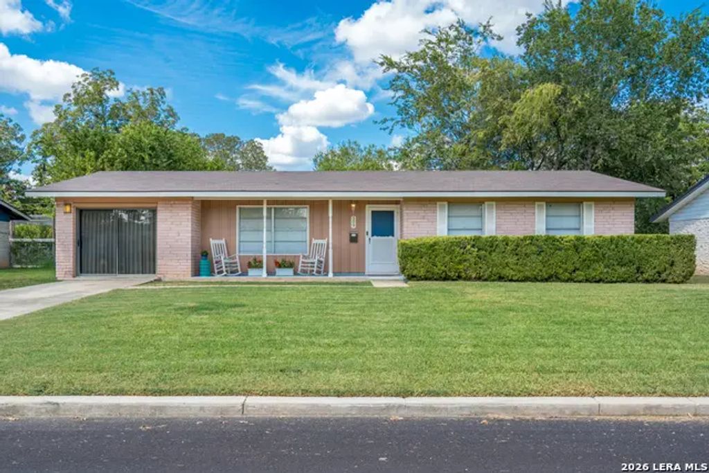 309 Maple Dr, Schertz