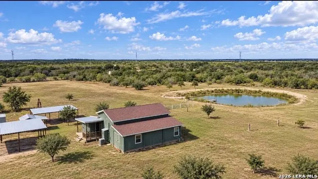 384 County Road 156, Kenedy
