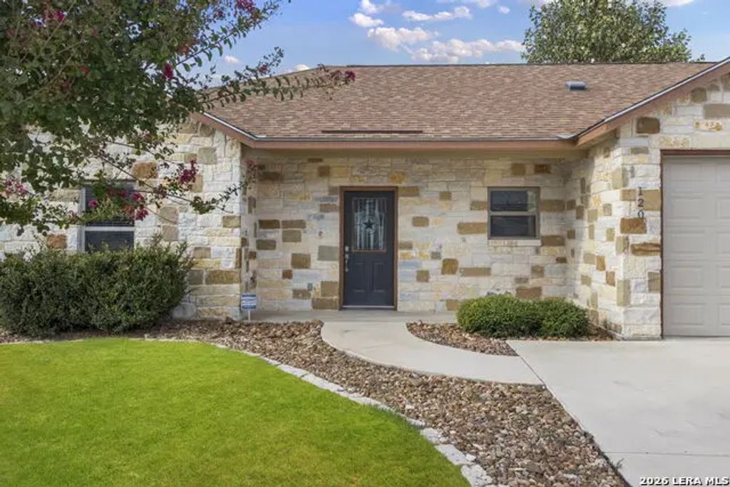 120 Navarro Crossing 2a, Seguin