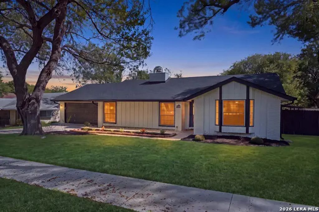 16602 Hunting Valley St, San Antonio