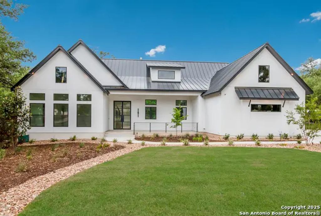 430 Arthur Ct, Spring Branch