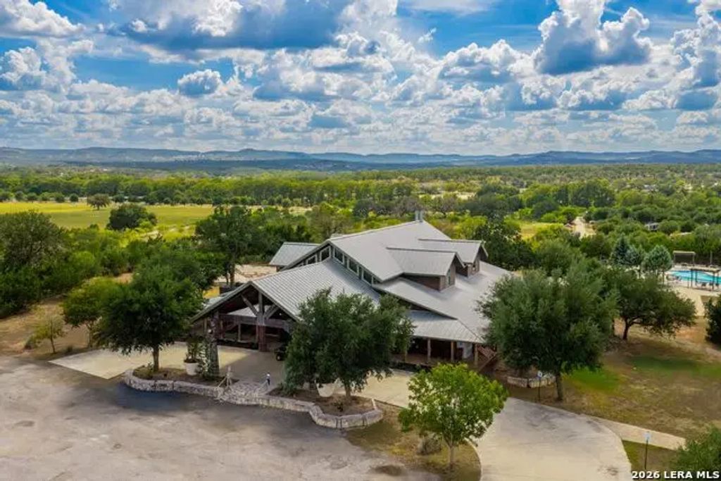 3862 State Highway 16 N, Bandera