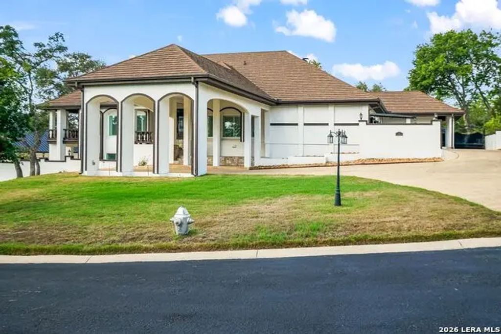 5 Daventry Ln, San Antonio