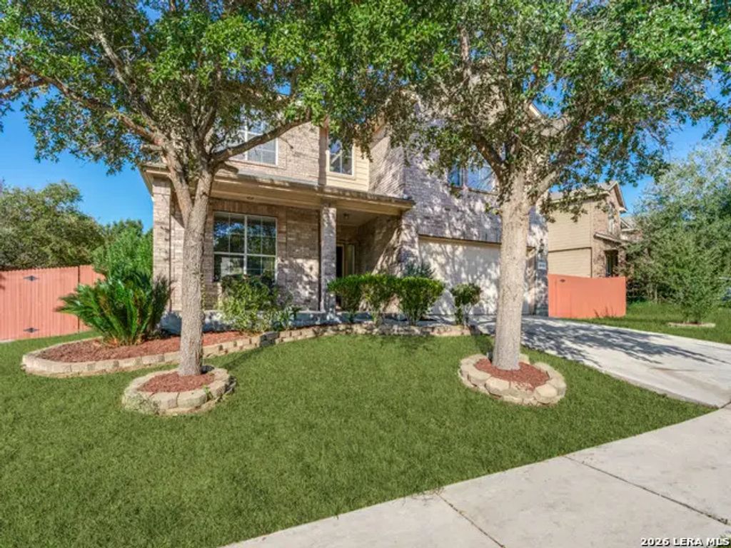 9819 Discovery Dr, Converse