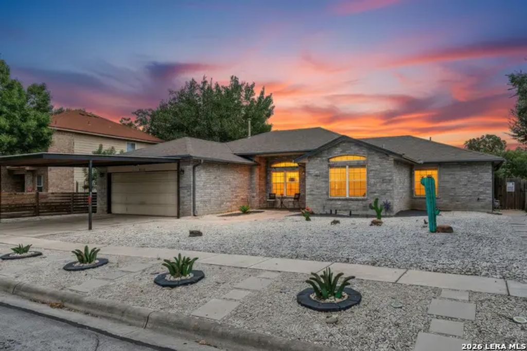 9218 Shadow Creek Ln, Converse
