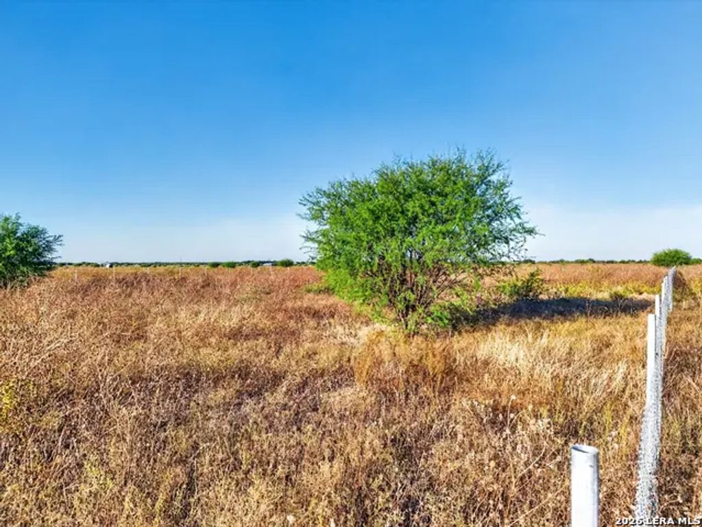 680 Squirrel Creek Road, Dhanis