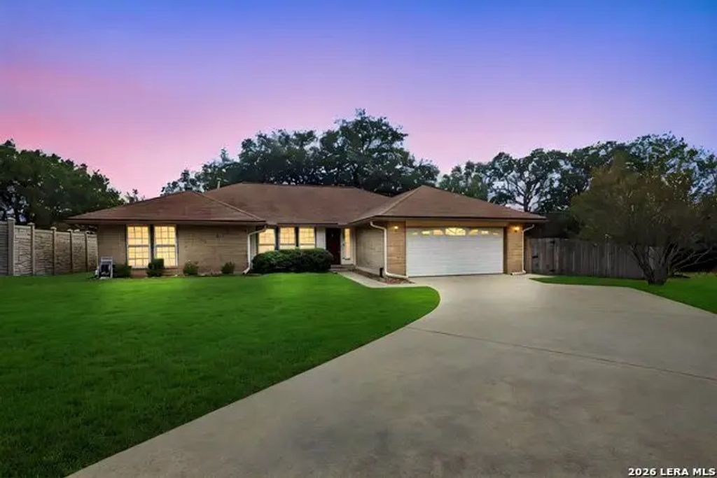 15202 Wayside Oaks St, San Antonio