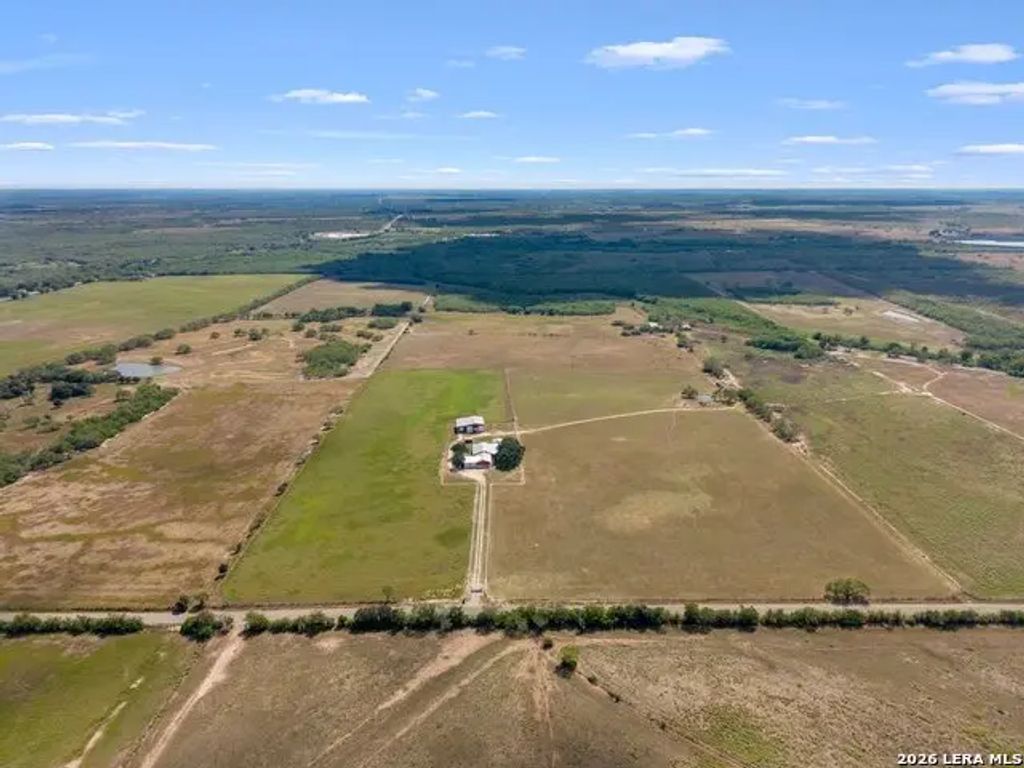 2888 County Road 136, Kenedy