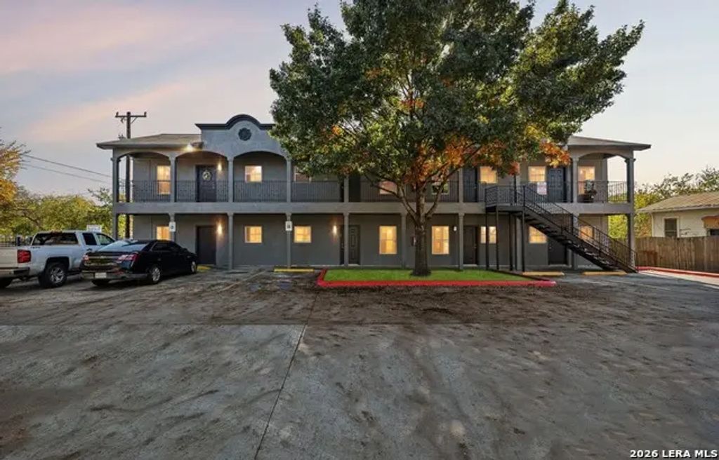 1702 W Craig Pl, San Antonio