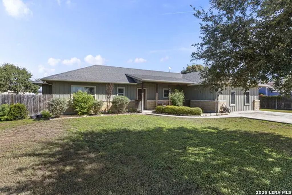 193 County Road 271, Rio Medina