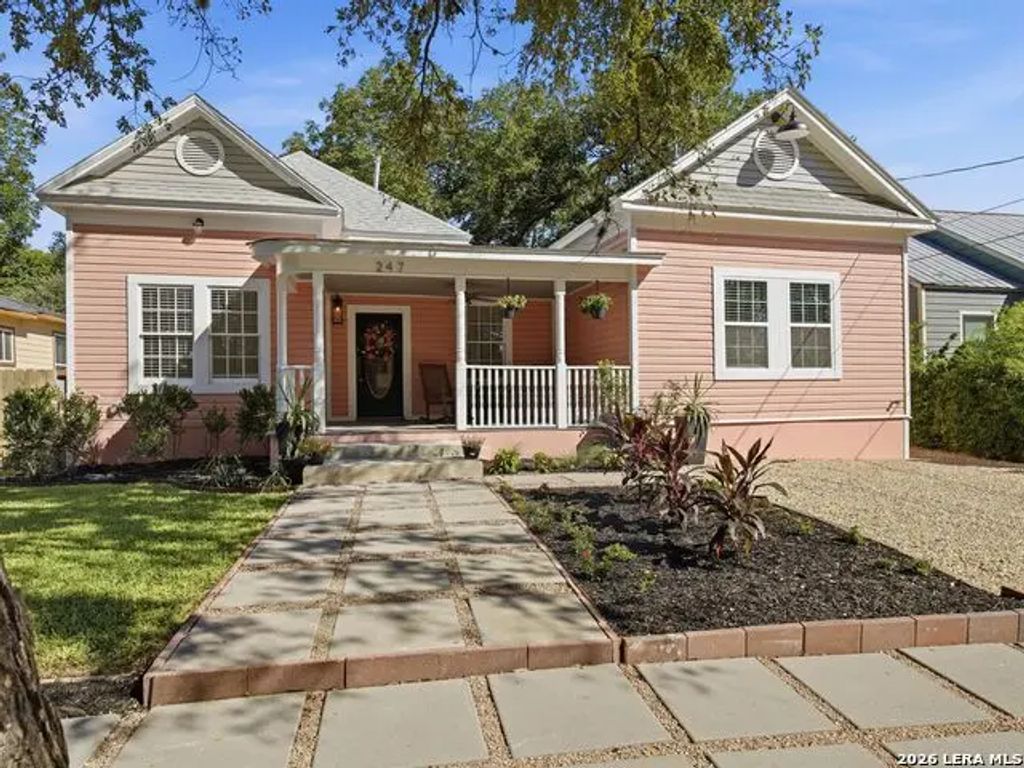 247 E Woodlawn Avenue, San Antonio