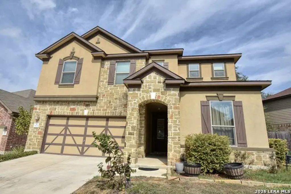 26013 Los Mirasoles, Boerne