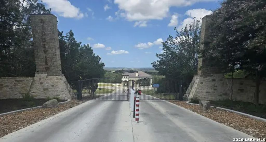 1200 Private Road 3702, San Antonio