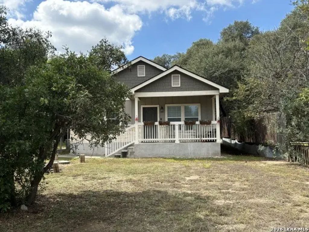 105 Cedar Lane Dr, Canyon Lake