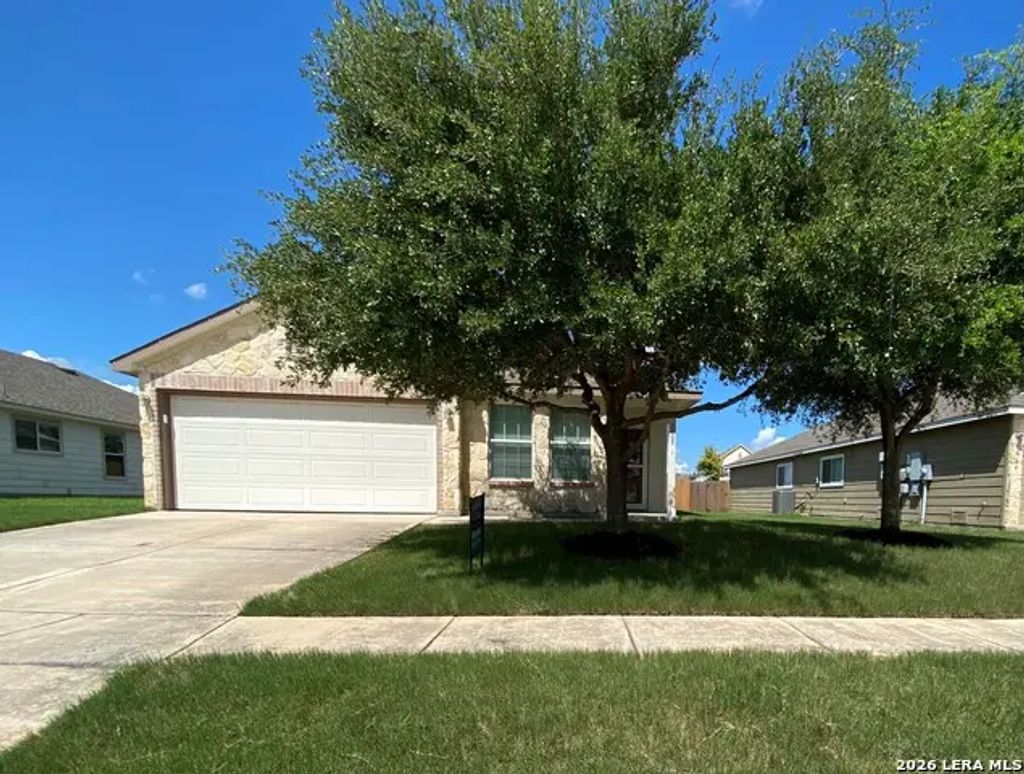 3608 Lazy Diamond, Schertz