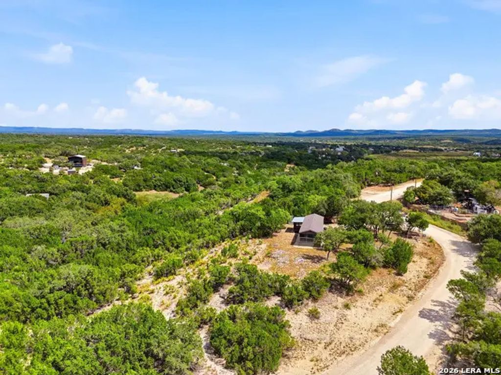 333 Spanish Oak Dr, Bandera
