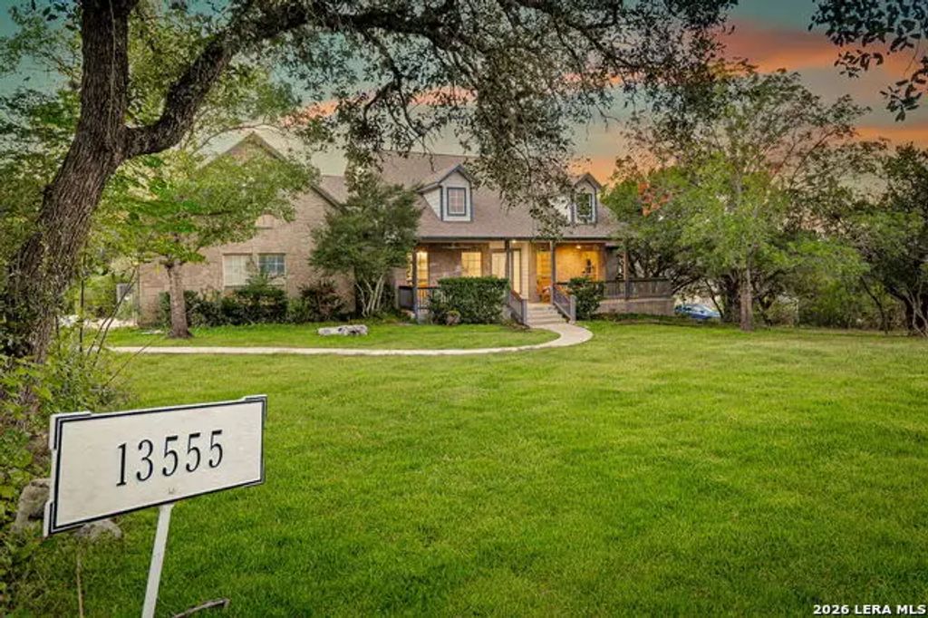 13555 Adobe Walls Dr, Helotes