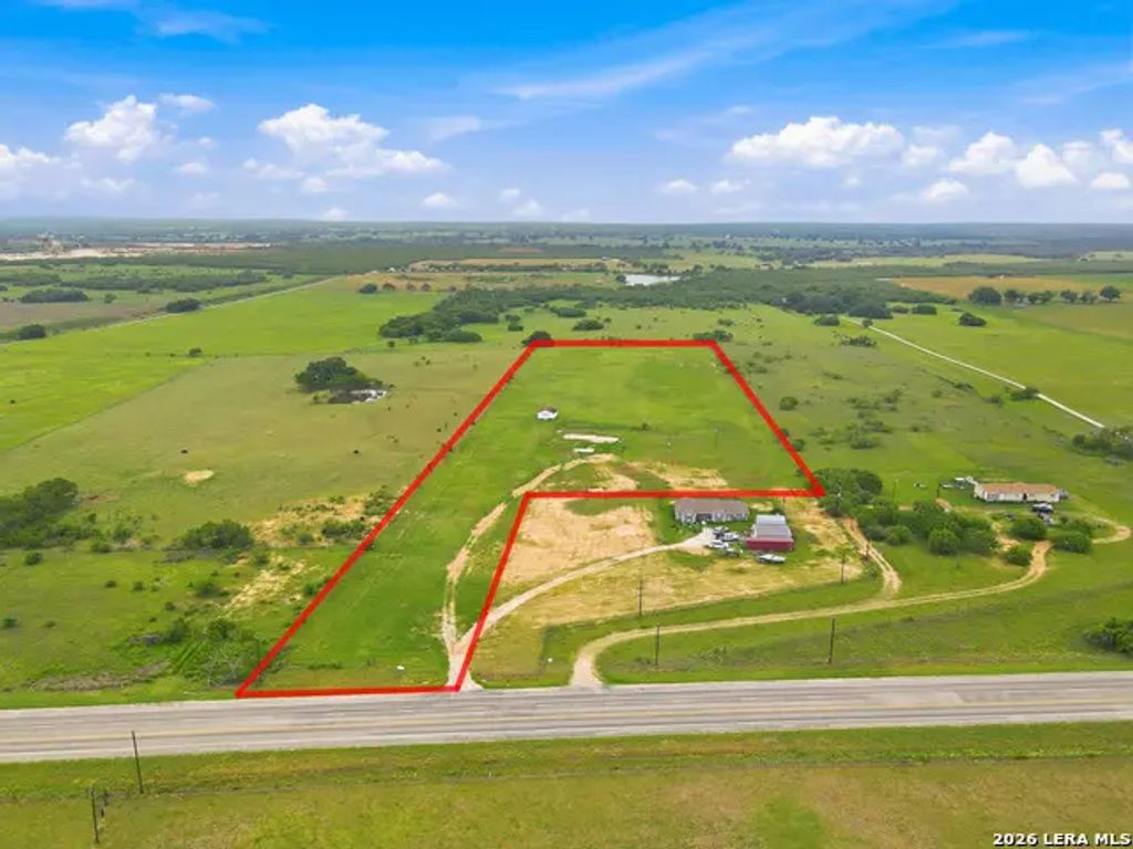 4488 State Highway 97 W, Floresville