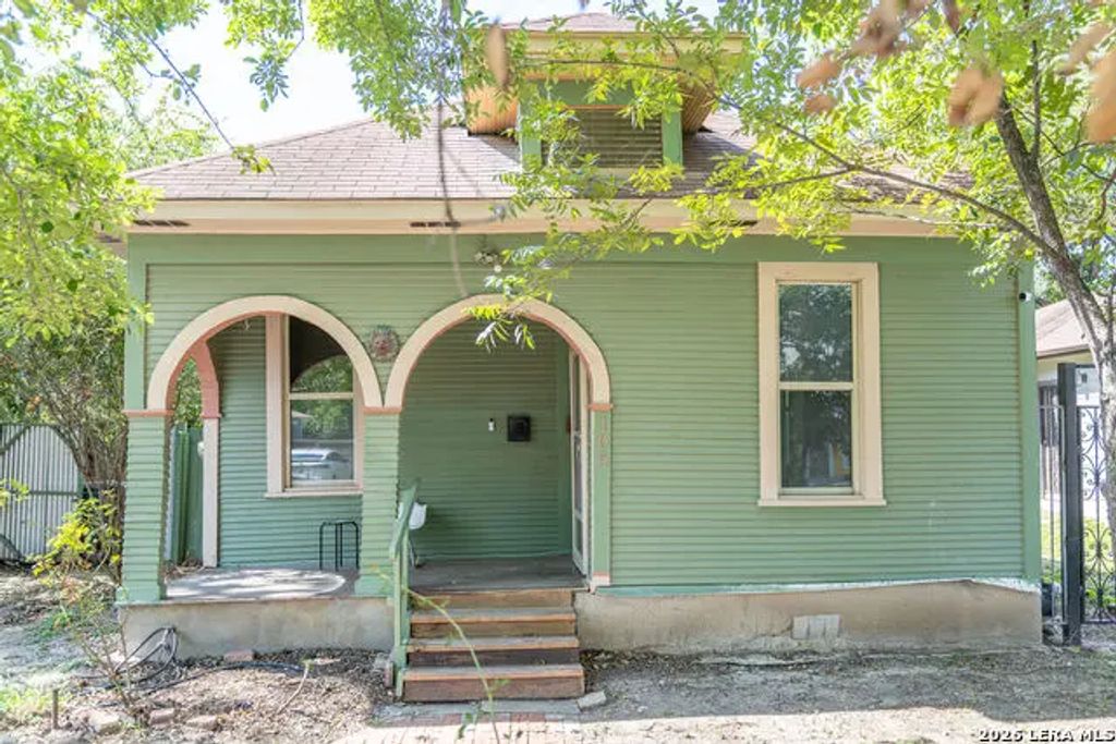 105 Aganier Ave, San Antonio
