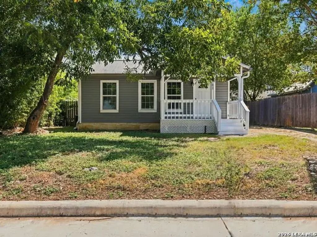 2553 W San Antonio St, New Braunfels