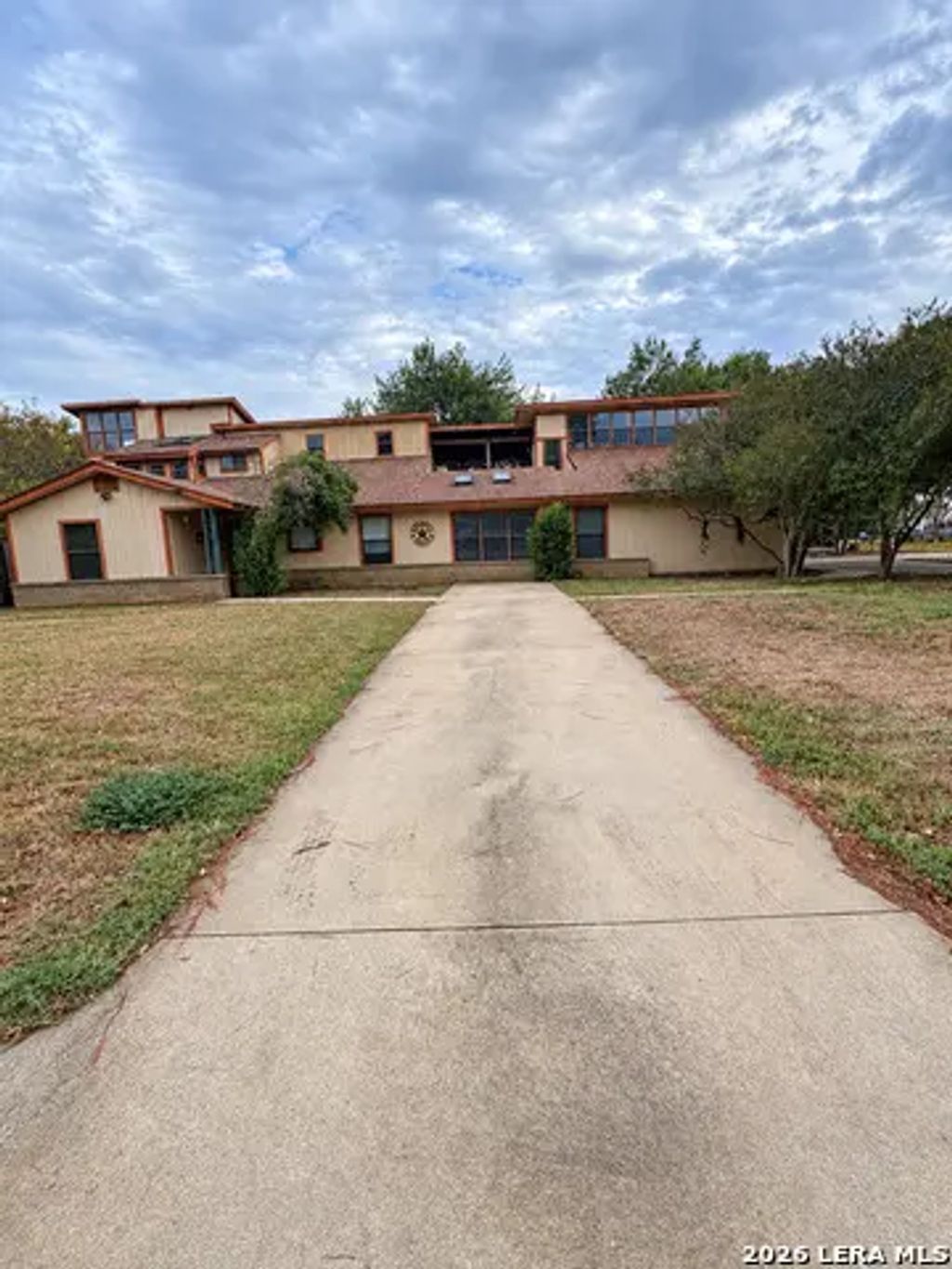 332 Margo Dr, Pearsall
