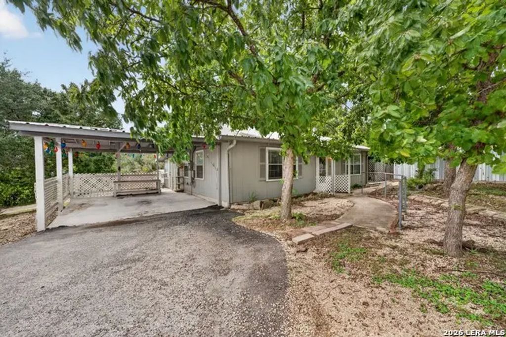 1516 Ranchero Rd, Kerrville