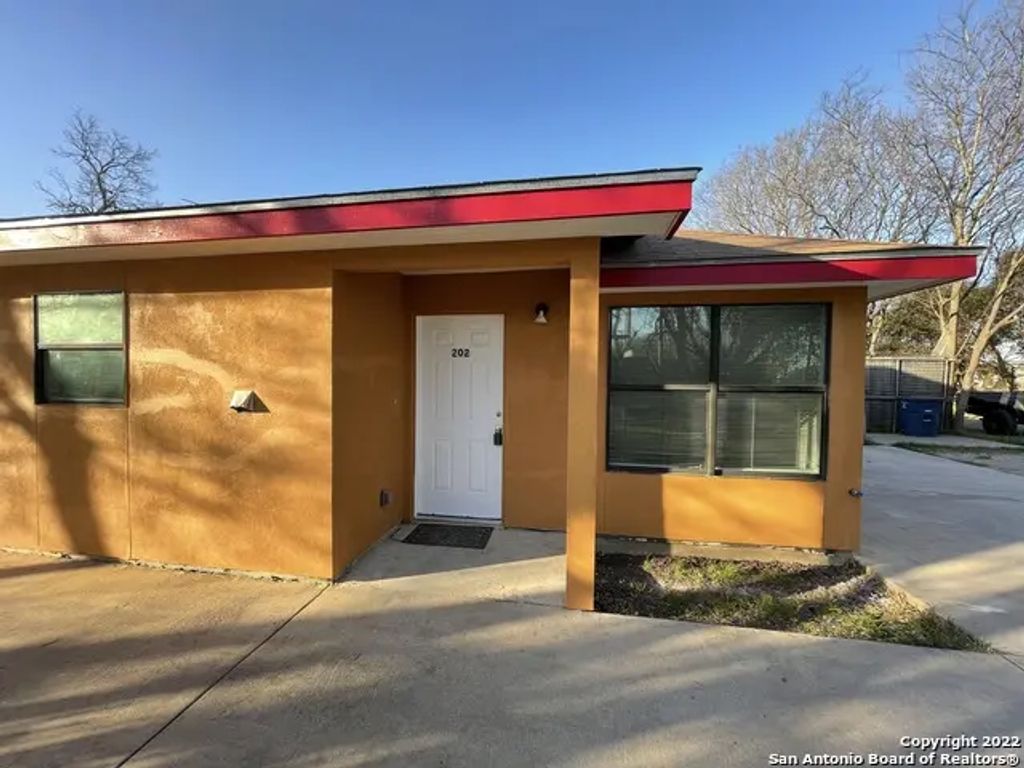 1721 Quintana Rd 202, San Antonio