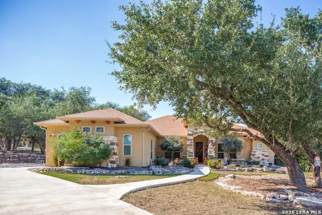464 Upland, Canyon Lake