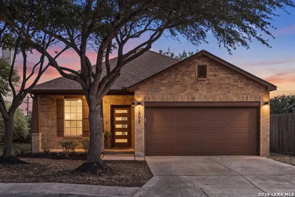 7502 Camino Mnr, Boerne