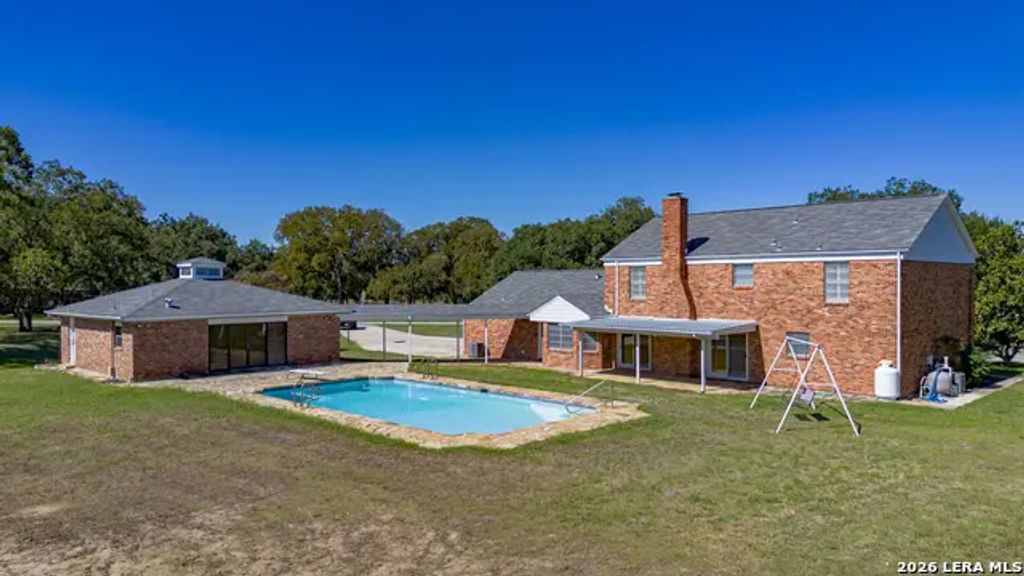 1301 Fm 477, Seguin