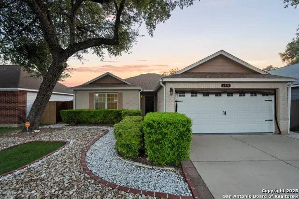 6739 Tezel Bnd, San Antonio