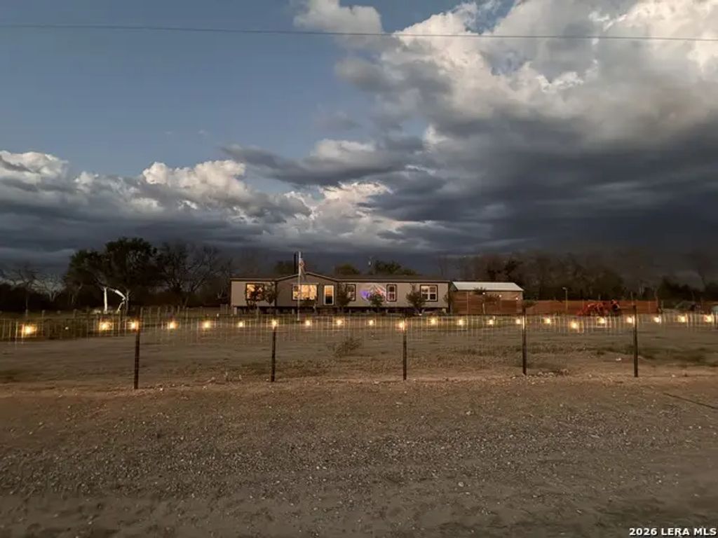 17637 Fm 1021, Eagle Pass