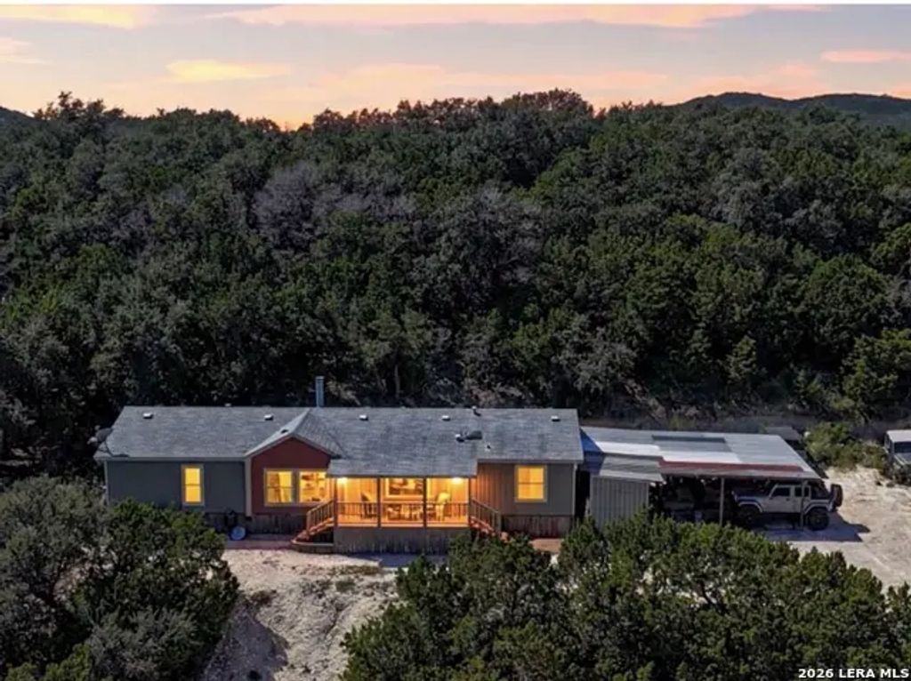 222 Joel Ln, Lakehills