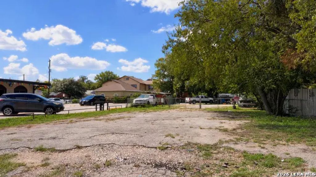 5807 S Flores, San Antonio