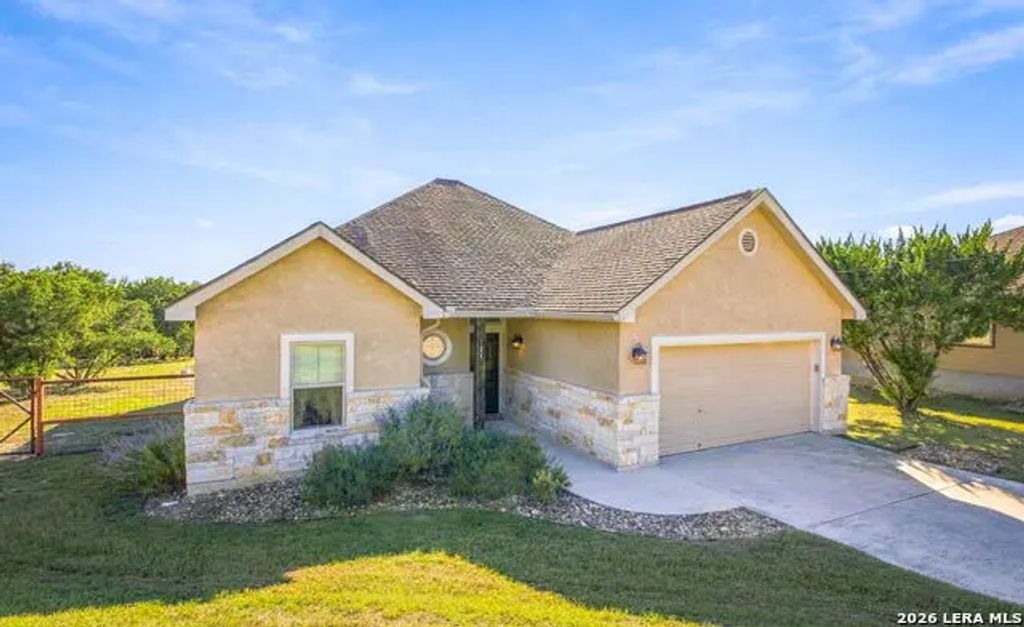 1655 Rocky Ridge Loop, Canyon Lake