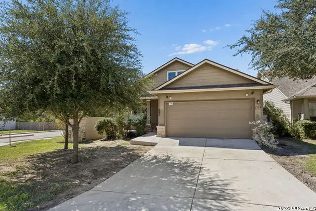 7103 Azalea Sq, San Antonio