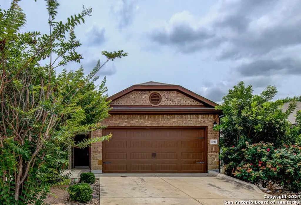 1042 Carolyn Cv, New Braunfels