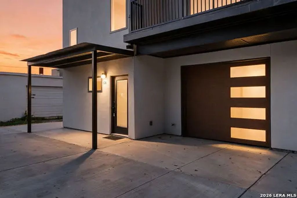 715 Ogden St 104, San Antonio
