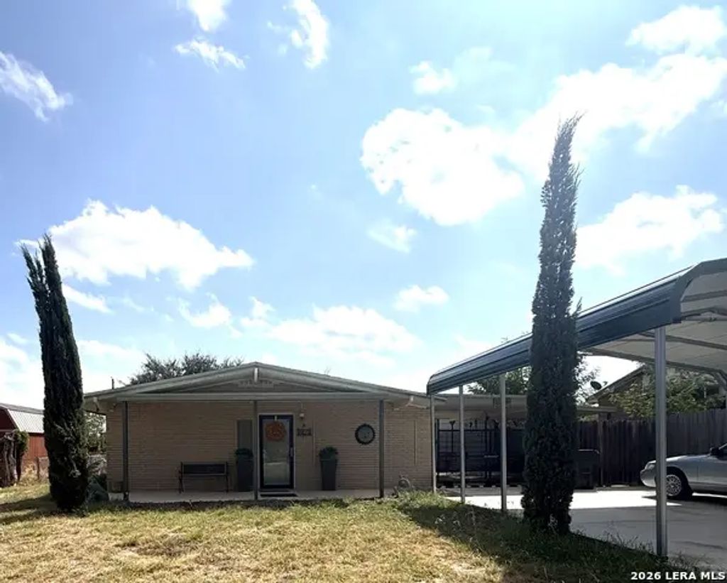 403 S 11th St, Carrizo Springs
