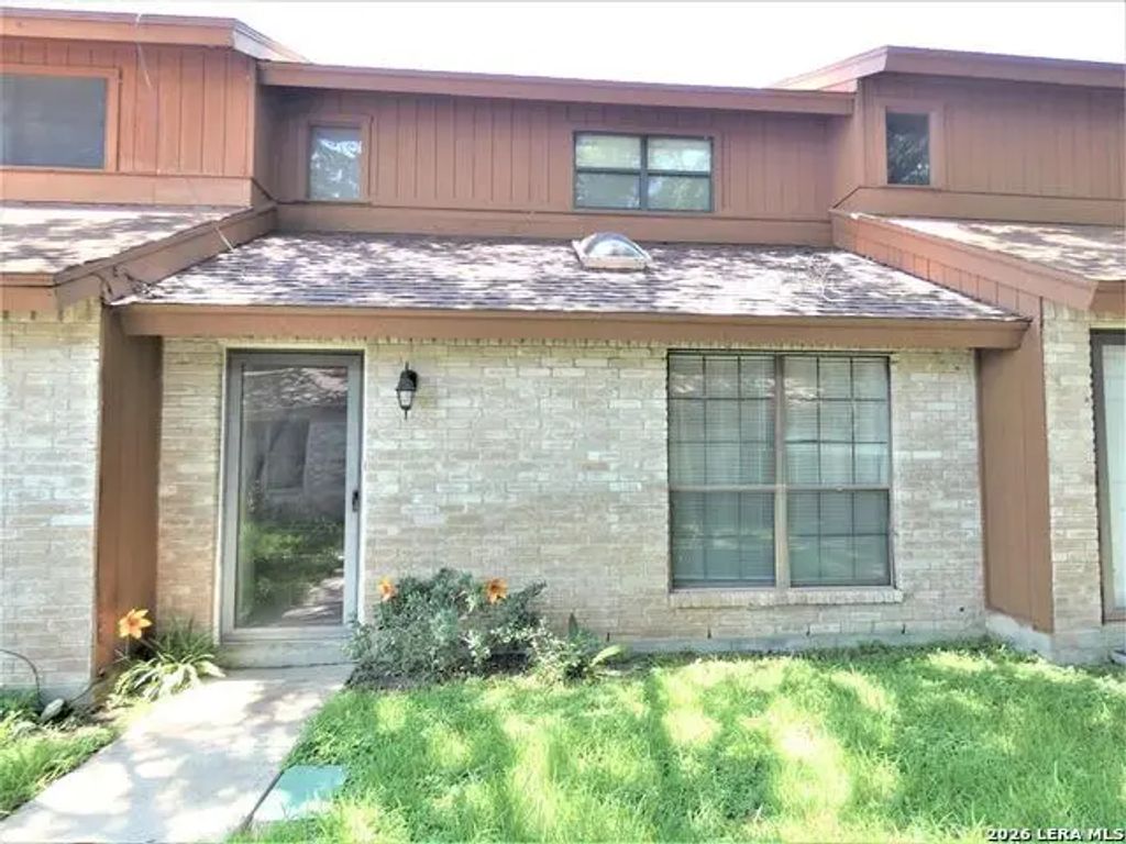207 S Archer St Apt A3, Beeville